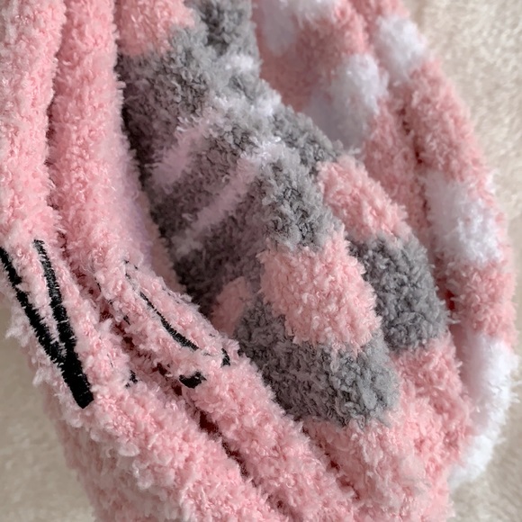 NWT Rae Dunn ❤️ Heart Love Cozy Socks 3 Pack - Picture 3 of 3